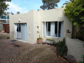 Onrus Garden Cottage, Sunny and Spacious